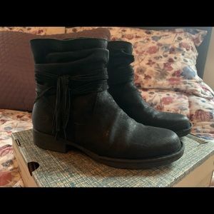 Born Cross Boots